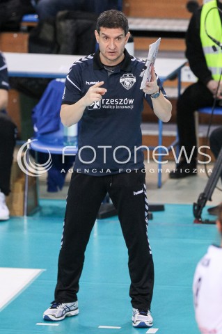  28.01.2018 RZESZOW <br />SIATKOWKA LIGA SIATKOWKI KOBIET LSK 2017/2018 WOMEN VOLLEYBALL POLAND POLISH LEAGUE <br />MECZ DEVELOPRES SKYRES RZESZOW - LEGIONOVIA LEGIONOWO <br />N/Z LORENZO MICELLI - I TRENER ( HEAD COACH ) SYLWETKA <br /> 