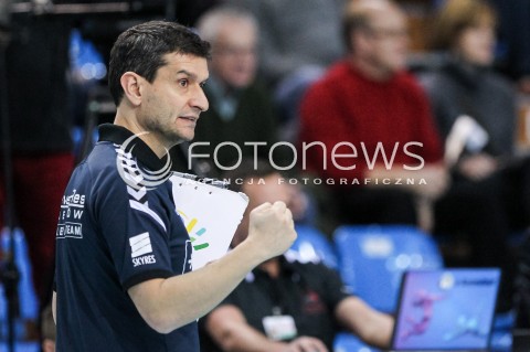  28.01.2018 RZESZOW <br />SIATKOWKA LIGA SIATKOWKI KOBIET LSK 2017/2018 WOMEN VOLLEYBALL POLAND POLISH LEAGUE <br />MECZ DEVELOPRES SKYRES RZESZOW - LEGIONOVIA LEGIONOWO <br />N/Z LORENZO MICELLI - I TRENER ( HEAD COACH ) RADOSC EMOCJE SYLWETKA <br /> 
