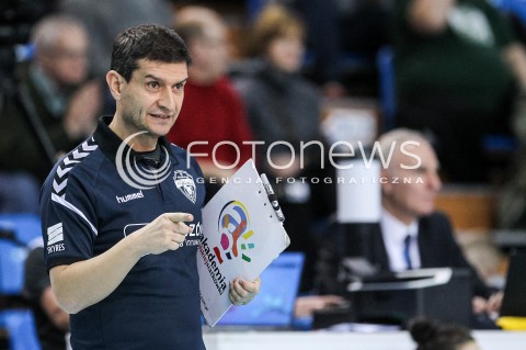  28.01.2018 RZESZOW <br />SIATKOWKA LIGA SIATKOWKI KOBIET LSK 2017/2018 WOMEN VOLLEYBALL POLAND POLISH LEAGUE <br />MECZ DEVELOPRES SKYRES RZESZOW - LEGIONOVIA LEGIONOWO <br />N/Z LORENZO MICELLI - I TRENER ( HEAD COACH ) SYLWETKA <br /> 