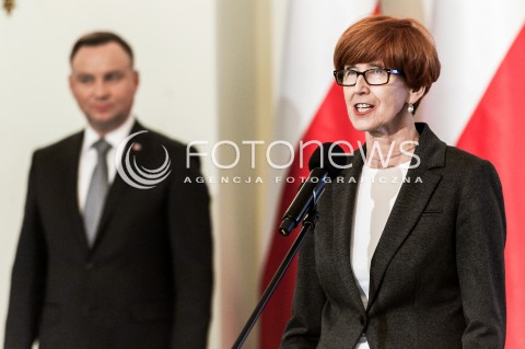  30.01.2018 WARSZAWA PALAC PREZYDENCKI<br />PODPISANIE USTAWY O OGRANICZENIU HANDLU W NIEDZIELE I SWIETA PRZEZ PREZYDENTA<br />N/Z PREZYDENT RP ANDRZEJ DUDA ELZBIETA RAFALSKA <br /> 