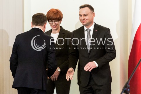  30.01.2018 WARSZAWA PALAC PREZYDENCKI<br />PODPISANIE USTAWY O OGRANICZENIU HANDLU W NIEDZIELE I SWIETA PRZEZ PREZYDENTA<br />N/Z PREZYDENT RP ANDRZEJ DUDA ELZBIETA RAFALSKA PIOTR DUDA<br /> 