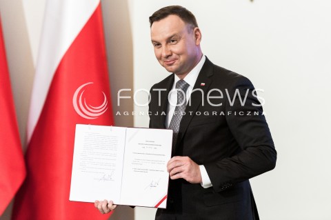  30.01.2018 WARSZAWA PALAC PREZYDENCKI<br />PODPISANIE USTAWY O OGRANICZENIU HANDLU W NIEDZIELE I SWIETA PRZEZ PREZYDENTA<br />N/Z PREZYDENT RP ANDRZEJ DUDA<br /> 
