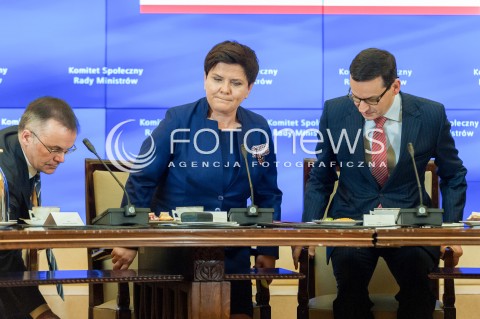  31.01.2018 WARSZAWA<br />INAUGURACYJNE POSIEDZENIE KOMITETU SPOLECZNEGO RADY MINISTROW<br />N/Z BEATA SZYDLO MATEUSZ MORAWIECKI JAROSLAW SELLIN<br /> 