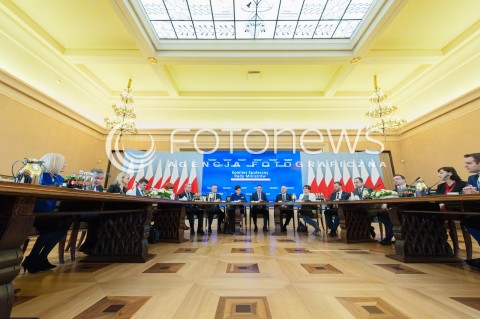  31.01.2018 WARSZAWA<br />INAUGURACYJNE POSIEDZENIE KOMITETU SPOLECZNEGO RADY MINISTROW<br />N/Z BEATA SZYDLO MATEUSZ MORAWIECKI SALA POSIEDZENIE WIDOK VIEW<br /> 