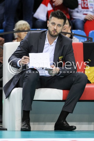  04.02.2018 RZESZOW <br />SIATKOWKA PLUSLIGA 2017/2018 MEN VOLLEYBALL POLAND POLISH PLUS LIGA LEAGUE SEASON 2017/2018 <br />MECZ ASSECO RESOVIA RZESZOW - PGE SKRA BELCHATOW <br />N/Z MICHAL WINIARSKI - II TRENER ( ASSISTANT COACH ) SYLWETKA <br /> 