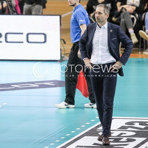  04.02.2018 RZESZOW <br />SIATKOWKA PLUSLIGA 2017/2018 MEN VOLLEYBALL POLAND POLISH PLUS LIGA LEAGUE SEASON 2017/2018 <br />MECZ ASSECO RESOVIA RZESZOW - PGE SKRA BELCHATOW <br />N/Z ANDRZEJ KOWAL - I TRENER ( HEAD COACH ) SYLWETKA <br /> 