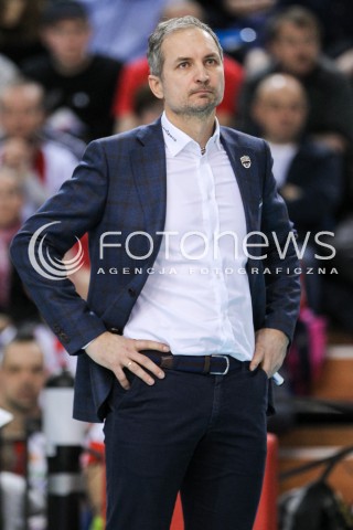  04.02.2018 RZESZOW <br />SIATKOWKA PLUSLIGA 2017/2018 MEN VOLLEYBALL POLAND POLISH PLUS LIGA LEAGUE SEASON 2017/2018 <br />MECZ ASSECO RESOVIA RZESZOW - PGE SKRA BELCHATOW <br />N/Z ANDRZEJ KOWAL - I TRENER ( HEAD COACH ) SYLWETKA <br /> 