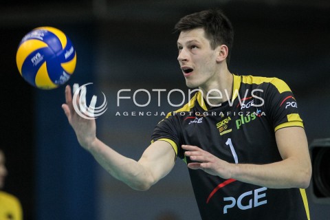  04.02.2018 RZESZOW <br />SIATKOWKA PLUSLIGA 2017/2018 MEN VOLLEYBALL POLAND POLISH PLUS LIGA LEAGUE SEASON 2017/2018 <br />MECZ ASSECO RESOVIA RZESZOW - PGE SKRA BELCHATOW <br />N/Z SRECKO LISINAC SYLWETKA <br /> 