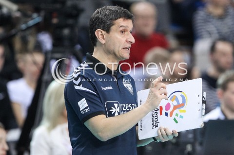  07.02.2018 RZESZOW POLAND<br />SIATKOWKA LIGA MISTRZYN <br />2018 CEV VOLLEYBALL CHAMPIONS LEAGUE - WOMEN <br />MECZ DEVELOPRES SKYRES RZESZOW - VOLERO ZURICH <br />N/Z LORENZO MICELLI - I TRENER ( HEAD COACH ) SYLWETKA <br /> 
