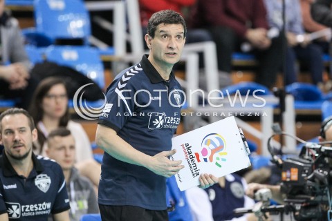  07.02.2018 RZESZOW POLAND<br />SIATKOWKA LIGA MISTRZYN <br />2018 CEV VOLLEYBALL CHAMPIONS LEAGUE - WOMEN <br />MECZ DEVELOPRES SKYRES RZESZOW - VOLERO ZURICH <br />N/Z LORENZO MICELLI - I TRENER ( HEAD COACH ) SYLWETKA <br /> 