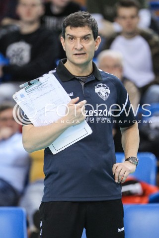  07.02.2018 RZESZOW POLAND<br />SIATKOWKA LIGA MISTRZYN <br />2018 CEV VOLLEYBALL CHAMPIONS LEAGUE - WOMEN <br />MECZ DEVELOPRES SKYRES RZESZOW - VOLERO ZURICH <br />N/Z LORENZO MICELLI - I TRENER ( HEAD COACH ) SYLWETKA <br /> 
