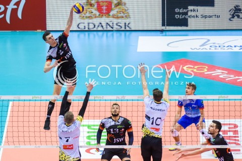  07.02.2018 GDANSK<br />SIATKOWKA - PLUS LIGA SEZON 2017/2018<br />MECZ TREFL GDANSK - JASTRZEBSKI WEGIEL<br />N/Z MACIEJ MUZAJ SALVADOR HIDALGO OLIVA JAKUB POPIWCZAK<br /> 