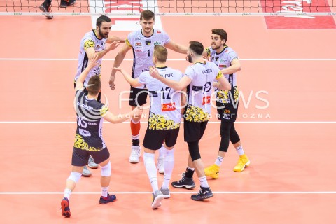  07.02.2018 GDANSK<br />SIATKOWKA - PLUS LIGA SEZON 2017/2018<br />MECZ TREFL GDANSK - JASTRZEBSKI WEGIEL<br />N/Z MATEUSZ MIKA PIOTR NOWAKOWSKI ARTUR SZALPUK FABIAN MAJCHERSKI BRAD GUNTER<br /> 