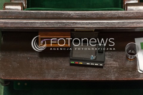  08.02.2018 WARSZAWA SEJM<br />POSIEDZENIE SEJMU<br />N/Z WYMIANA URZADZEN DO GLOSOWANIA W SALI POSIEDZEN<br /> 