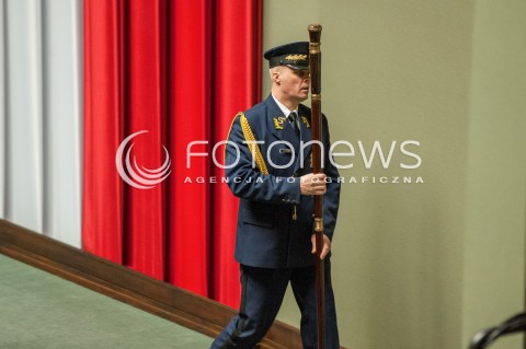  08.02.2018 WARSZAWA SEJM<br />POSIEDZENIE SEJMU<br />N/Z SEJMOWY STRAZNIK NIOSACY LASKE MARSZALKOWSKA<br /> 