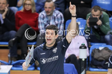  10.02.2018 RZESZOW <br />SIATKOWKA LIGA SIATKOWKI KOBIET LSK 2017/2018 WOMEN VOLLEYBALL POLAND POLISH LEAGUE <br />MECZ DEVELOPRES SKYRES RZESZOW - KSZO OSTROWIEC SWIETOKRZYSKI <br />N/Z LORENZO MICELLI - I TRENER ( HEAD COACH ) RADOSC EMOCJE SYLWETKA <br /> 