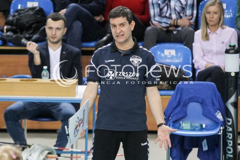  10.02.2018 RZESZOW <br />SIATKOWKA LIGA SIATKOWKI KOBIET LSK 2017/2018 WOMEN VOLLEYBALL POLAND POLISH LEAGUE <br />MECZ DEVELOPRES SKYRES RZESZOW - KSZO OSTROWIEC SWIETOKRZYSKI <br />N/Z LORENZO MICELLI - I TRENER ( HEAD COACH ) SYLWETKA <br /> 