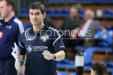  10.02.2018 RZESZOW <br />SIATKOWKA LIGA SIATKOWKI KOBIET LSK 2017/2018 WOMEN VOLLEYBALL POLAND POLISH LEAGUE <br />MECZ DEVELOPRES SKYRES RZESZOW - KSZO OSTROWIEC SWIETOKRZYSKI <br />N/Z LORENZO MICELLI - I TRENER ( HEAD COACH ) SYLWETKA <br /> 