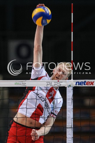  18.02.2018 RZESZOW<br />SIATKOWKA PLUSLIGA 2017/2018 MEN VOLLEYBALL POLAND POLISH PLUS LIGA LEAGUE SEASON 2017/2018<br />MECZ ASSECO RESOVIA RZESZOW - JASTRZEBSKI WEGIEL <br />N/Z JAKUB JAROSZ SYLWETKA ATAK <br /> 