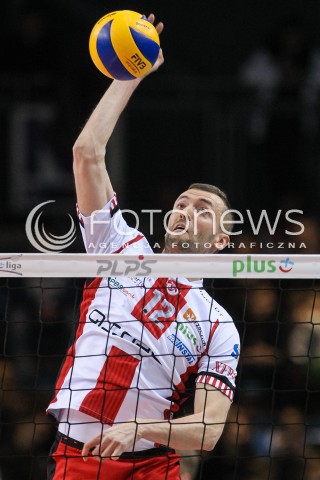  18.02.2018 RZESZOW<br />SIATKOWKA PLUSLIGA 2017/2018 MEN VOLLEYBALL POLAND POLISH PLUS LIGA LEAGUE SEASON 2017/2018<br />MECZ ASSECO RESOVIA RZESZOW - JASTRZEBSKI WEGIEL <br />N/Z LUKASZ PERLOWSKI SYLWETKA ATAK <br /> 