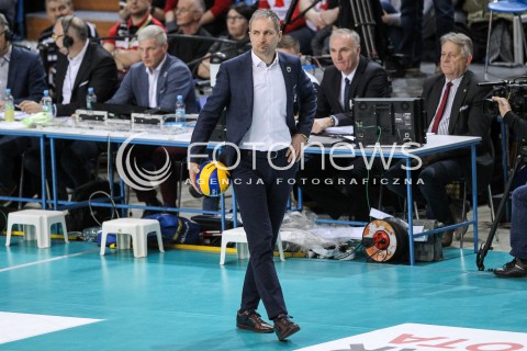  18.02.2018 RZESZOW<br />SIATKOWKA PLUSLIGA 2017/2018 MEN VOLLEYBALL POLAND POLISH PLUS LIGA LEAGUE SEASON 2017/2018<br />MECZ ASSECO RESOVIA RZESZOW - JASTRZEBSKI WEGIEL <br />N/Z ANDRZEJ KOWAL - I TRENER ( HEAD COACH ) SYLWETKA <br /> 