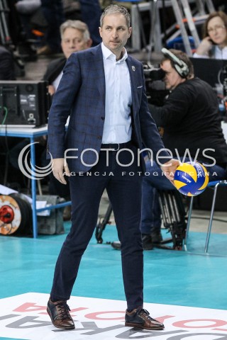  18.02.2018 RZESZOW<br />SIATKOWKA PLUSLIGA 2017/2018 MEN VOLLEYBALL POLAND POLISH PLUS LIGA LEAGUE SEASON 2017/2018<br />MECZ ASSECO RESOVIA RZESZOW - JASTRZEBSKI WEGIEL <br />N/Z ANDRZEJ KOWAL - I TRENER ( HEAD COACH ) SYLWETKA <br /> 