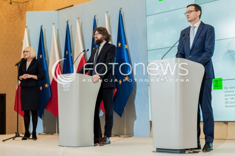  22.02.2018 WARSZAWA<br />KONFERENCJA PRASOWA PREMIERA MATEUSZA MORAWIECKIEGO NA TEMAT WALKI ZE SMOGIEM - PROGRAM RZADOWY SMOG STOP<br />N/Z RZECZNIK RZADU JOANNA KOPCINSKA PREMIER MATEUSZ MORAWIECKI PODSEKRETARZ STANU W MINISTERSTWIE PRZEDSIEBIORCZOSCI PIOTR WOZNY<br /> 