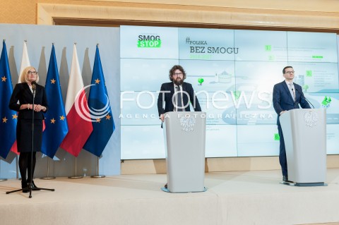  22.02.2018 WARSZAWA<br />KONFERENCJA PRASOWA PREMIERA MATEUSZA MORAWIECKIEGO NA TEMAT WALKI ZE SMOGIEM - PROGRAM RZADOWY SMOG STOP<br />N/Z RZECZNIK RZADU JOANNA KOPCINSKA PREMIER MATEUSZ MORAWIECKI PODSEKRETARZ STANU W MINISTERSTWIE PRZEDSIEBIORCZOSCI PIOTR WOZNY<br /> 