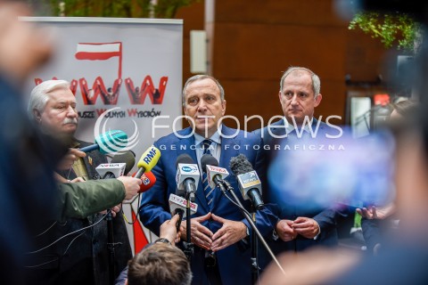  22.02.2018 GDANSK<br />KONFERENCJA PRASOWA Z UDZIALEM LECHA WALESY I GRZEGORZA SCHETYNY W EUROPEJSKIM CENTRUM SOLIDARNOSCI<br />N/Z LECH WALESA GRZEGORZ SCHETYNA SLAWOMIR NEUMANN <br /> 