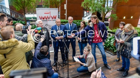  22.02.2018 GDANSK<br />KONFERENCJA PRASOWA Z UDZIALEM LECHA WALESY I GRZEGORZA SCHETYNY W EUROPEJSKIM CENTRUM SOLIDARNOSCI<br />N/Z LECH WALESA GRZEGORZ SCHETYNA SLAWOMIR NEUMANN AGNIESZKA POMASKA<br /> 