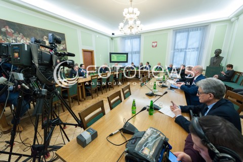  01.03.2018 WARSZAWA SEJM<br />POSIEDZENIE PARLAMENTARNEGO ZESPOLU DS REPARACJI WOJENNYCH <br />N/Z UCZESTNICY WYDARZENIA<br /> 