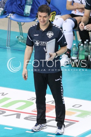  03.03.2018 RZESZOW <br />SIATKOWKA LIGA SIATKOWKI KOBIET LSK 2017/2018 WOMEN VOLLEYBALL POLAND POLISH LEAGUE <br />MECZ DEVELOPRES SKYRES RZESZOW - MKS DABROWA GORNICZA <br />N/Z LORENZO MICELLI - I TRENER ( HEAD COACH ) SYLWETKA RADOSC EMOCJE <br /> 