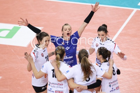  03.03.2018 RZESZOW <br />SIATKOWKA LIGA SIATKOWKI KOBIET LSK 2017/2018 WOMEN VOLLEYBALL POLAND POLISH LEAGUE <br />MECZ DEVELOPRES SKYRES RZESZOW - MKS DABROWA GORNICZA <br />N/Z AGATA SAWICKA JELENA BLAGOJEVIC KLAUDIA KACZOROWSKA RADOSC EMOCJE <br /> 