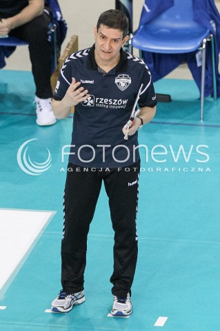  03.03.2018 RZESZOW <br />SIATKOWKA LIGA SIATKOWKI KOBIET LSK 2017/2018 WOMEN VOLLEYBALL POLAND POLISH LEAGUE <br />MECZ DEVELOPRES SKYRES RZESZOW - MKS DABROWA GORNICZA <br />N/Z LORENZO MICELLI - I TRENER ( HEAD COACH ) SYLWETKA <br /> 