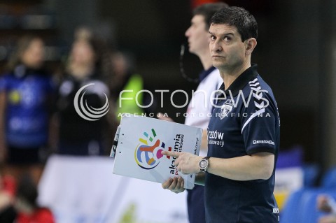  03.03.2018 RZESZOW <br />SIATKOWKA LIGA SIATKOWKI KOBIET LSK 2017/2018 WOMEN VOLLEYBALL POLAND POLISH LEAGUE <br />MECZ DEVELOPRES SKYRES RZESZOW - MKS DABROWA GORNICZA <br />N/Z LORENZO MICELLI - I TRENER ( HEAD COACH ) SYLWETKA <br /> 