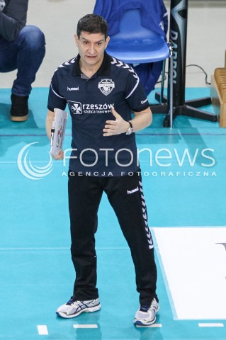  03.03.2018 RZESZOW <br />SIATKOWKA LIGA SIATKOWKI KOBIET LSK 2017/2018 WOMEN VOLLEYBALL POLAND POLISH LEAGUE <br />MECZ DEVELOPRES SKYRES RZESZOW - MKS DABROWA GORNICZA <br />N/Z LORENZO MICELLI - I TRENER ( HEAD COACH ) SYLWETKA <br /> 