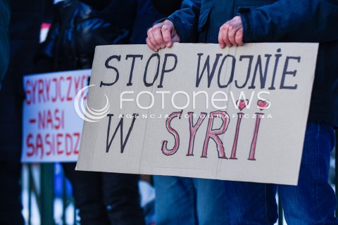  03.03.2018 GDANSK<br />MANIFESTACJA POD KONSULATEM ROSJI W GDANSKU PRZECIW LUDOBOJSTWU W SYRYJSKIEJ GHOUTA <br />N/Z TRANSPARENT STOP WOJNIE W SYRII<br /> 