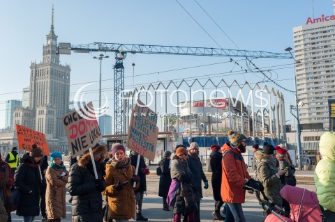  04.03.2018 WARSZAWA <br />XIX WARSZAWSKA MANIFA - ABORCJA NIE POLICJA <br />N/Z UCZESTNICY WYDARZENIA ROTUNDA<br /> 