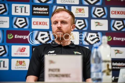  05.03.2018 GDANSK<br />PILKA NOZNA - EKSTRAKLASA SEZON 2017/2018<br />KONFERENCJA PRASOWA NOWEGO TRENERA LECHII GDANSK PIOTRA STOKOWCA<br />N/Z PIOTR STOKOWIEC<br /> 
