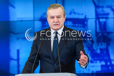  07.03.2018 WARSZAWA<br />KONFERENCJA PRASOWA PREMIERA ORAZ MINISTRA KULTURY I DZIEDZICTWA NARODOWEGO<br />N/Z MINISTER KULTURY I DZIEDZICTWA NARODOWEGO PIOTR GLINSKI<br /> 