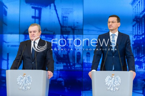 Konferencja premiera i ministra kultury w Warszawie