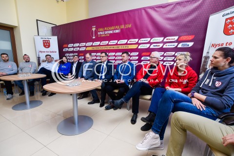  09.03.2018 NYSA<br />SIATKOWKA - KONFERENCJA INAUGURUJACA FINAL PUCHARU POLSKI KOBIET W NYSIE<br />N/Z KORDIAN KOLBIARZ, ARTUR POPKO, BOGDAN WYCZALKOWSKI, WALDEMAR KOBIENIA, MICHAL MASEK, MARCIN SAWONIUK, JACEK PASINSKI, ANITA KWIATKOWSKA, BLAZEJ KRZYSZTALOWICZ, GABRIELA POLANSKA, JACEK SKROK, ALEKSANDRA PRZEPIORKA <br /> 