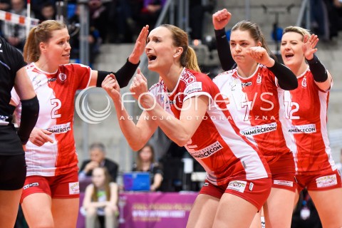  10.03.2018 NYSA<br />SIATKOWKA - MECZ POLFINALU PUCHARU POLSKI KOBIET 2018<br />LKS COMMERCECON LODZ - ENEA PTPS PILA<br />N/Z EWA KWIATKOWSKA KATARZYNA SIELICKA DOMINIKA MRAS IZABELA KOWALINSKA<br /> 