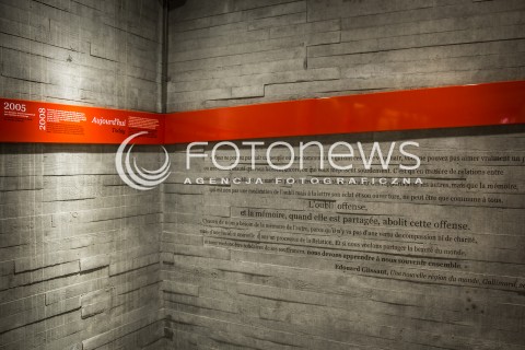  11.03.2018 NANTES FRANCJA<br />MUZEUM POMNIK ZNIESIENIA NIEWOLNICTWA W NANTES <br />MEMORIAL DE L ABOLITION DE L ESCLAVAGE<br />ZDJECIE ILUSTRACYJNE <br />N/Z TEKST OKTESLAJACY NIEWOLNICTWO EDOUARDA GLISSANTA<br /> 