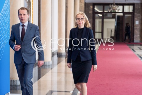  12.03.2018 WARSZWA<br />KONFERENCJA Z UDZIALEM MINISTER FINANSOW TERESY CZERWINSKIEJ<br />N/Z MINISTER FINANSOW TERESA CZERWINSKA RZECZNIK PRASOWY LUKASZ SWIERZEWSKI <br /> 