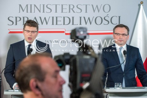  17.03.2018 WARSZAWA<br />KONFERENCJA DOTYCZACA PROJEKTU ZMIAN W PRZEPISACH O USUWANIU SEDZIOW Z ZAWODU<br />N/Z ZBIGNIEW ZIOBRO MARCIN WARCHOL<br /> 