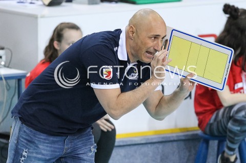  18.03.2018 RZESZOW <br />SIATKOWKA LIGA SIATKOWKI KOBIET LSK 2017/2018 WOMEN VOLLEYBALL POLAND POLISH LEAGUE <br />MECZ DEVELOPRES SKYRES RZESZOW - CHEMIK POLICE <br />N/Z MARCELLO ABBONDANZA - I TRENER ( HEAD COACH ) SYLWETKA <br /> 