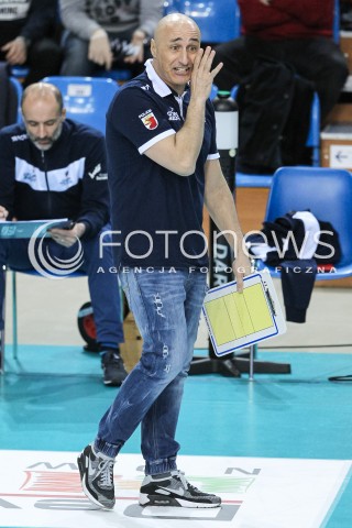  18.03.2018 RZESZOW <br />SIATKOWKA LIGA SIATKOWKI KOBIET LSK 2017/2018 WOMEN VOLLEYBALL POLAND POLISH LEAGUE <br />MECZ DEVELOPRES SKYRES RZESZOW - CHEMIK POLICE <br />N/Z MARCELLO ABBONDANZA - I TRENER ( HEAD COACH ) SYLWETKA <br /> 