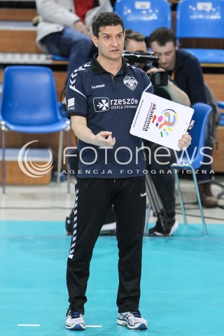  18.03.2018 RZESZOW <br />SIATKOWKA LIGA SIATKOWKI KOBIET LSK 2017/2018 WOMEN VOLLEYBALL POLAND POLISH LEAGUE <br />MECZ DEVELOPRES SKYRES RZESZOW - CHEMIK POLICE <br />N/Z LORENZO MICELLI - I TRENER ( HEAD COACH ) SYLWETKA <br /> 