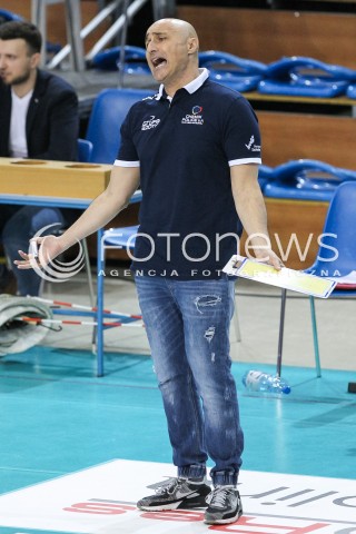  18.03.2018 RZESZOW <br />SIATKOWKA LIGA SIATKOWKI KOBIET LSK 2017/2018 WOMEN VOLLEYBALL POLAND POLISH LEAGUE <br />MECZ DEVELOPRES SKYRES RZESZOW - CHEMIK POLICE <br />N/Z MARCELLO ABBONDANZA - I TRENER ( HEAD COACH ) ZLOSC EMOCJE SYLWETKA <br /> 